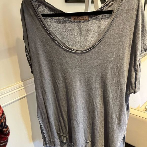 We the Free people this tee has an oversized style, flowy silhouette XS - Picture 1 of 4